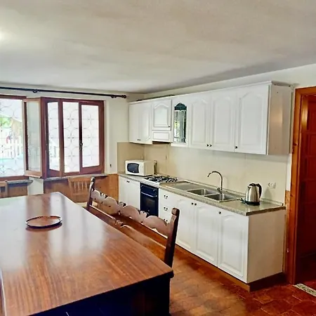 Nicanda- 100 Mt Dal Mare- Giardino Porto Columbu - Perd'E Sali