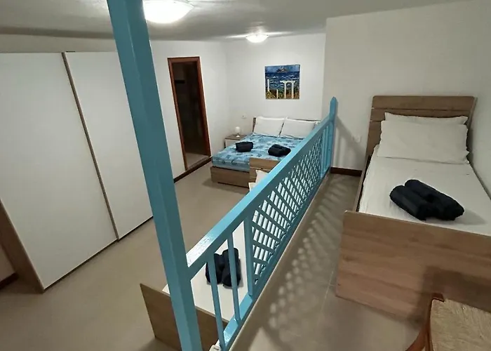 Nicanda- 100 Mt Dal Mare- Giardino *