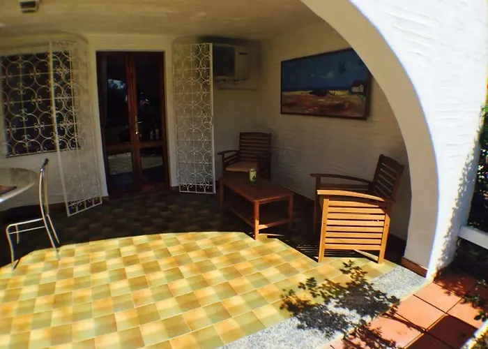 Nicanda- 100 Mt Dal Mare- Giardino Дом отдыха