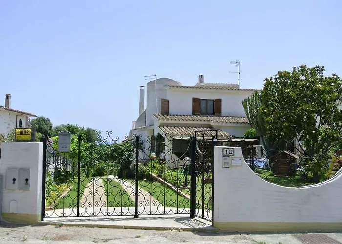 Nicanda- 100 Mt Dal Mare- Giardino Porto Columbu - Perd'E Sali